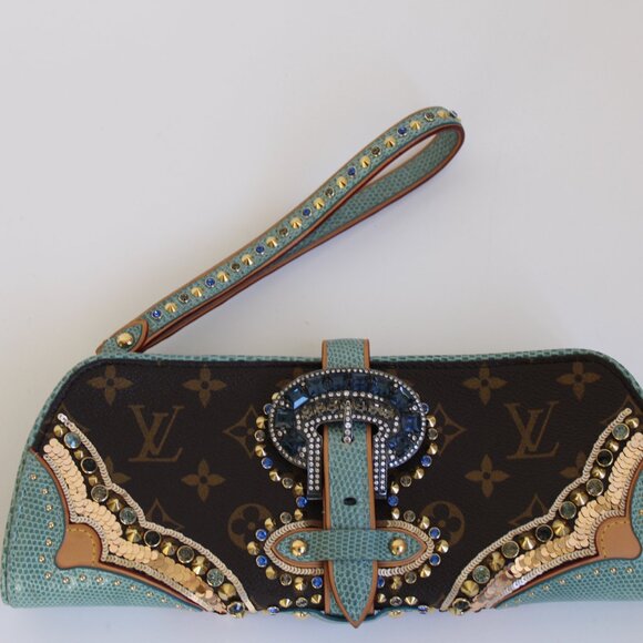 Louis Vuitton Lizard Embellished Les Extraordinaires Clutch - Picture 9 of 16